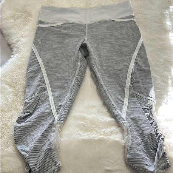 Lululemon Cropped Legging - Picture 1 of 7